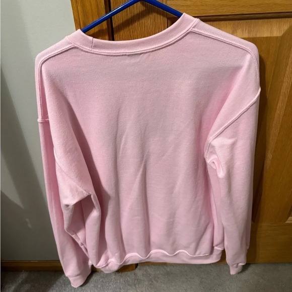 Embroidered adventure awaits sweatshirt - Picture 4 of 4